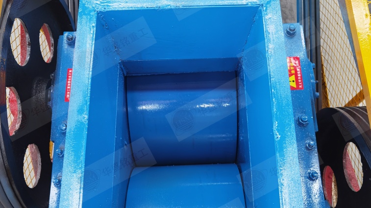 小型對(duì)輥破碎機(jī)  